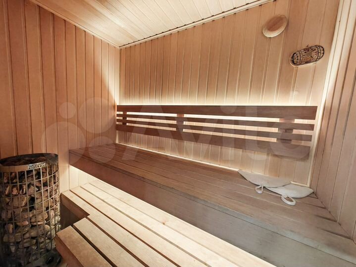 Коттедж 240 м² на участке 10 сот.