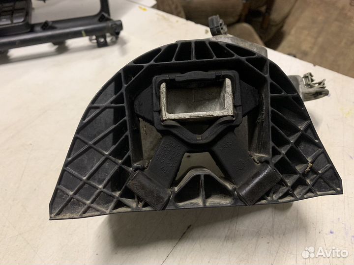 Опора двигателя правая Nissan Almera (G15)