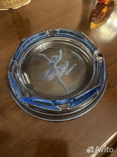 Пепельница, голубое стекло СССР, балерина