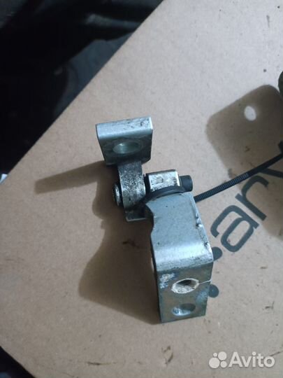 Петли передней правой двери Volkswagen Passat B5+