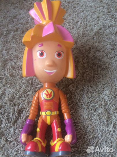 Кран, игрушки