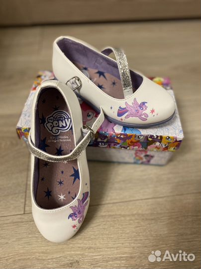 Туфли для девочки 29 размер новые