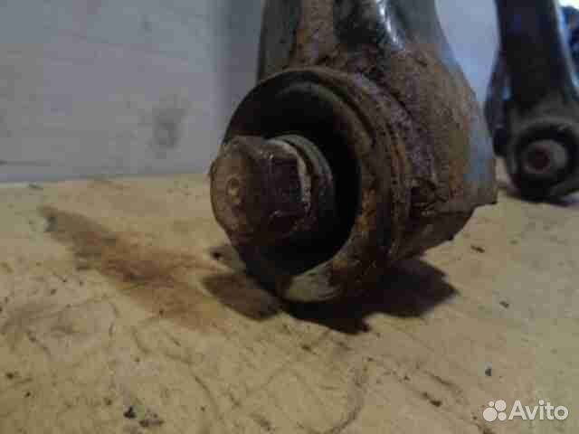 Рычаг зад L верх Mitsubishi Montero 3