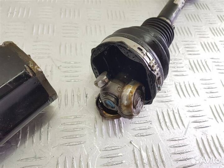 Полуось передняя правая (приводной вал, шрус) BMW