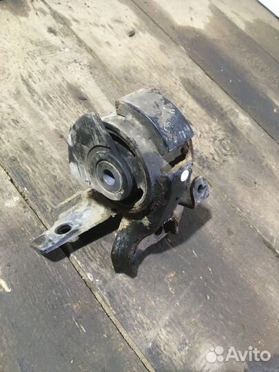 Опора кпп Mazda Familia