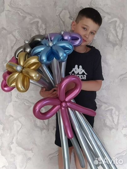 Яркие праздничные букеты