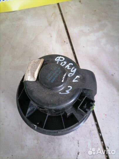 Моторчик отопителя Ford Focus