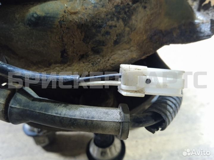 Кулак задний левый Киа Спектра