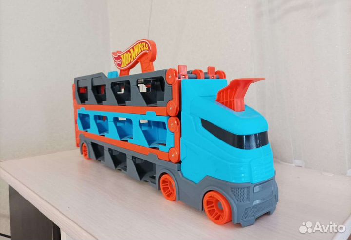 Hot wheels автовоз
