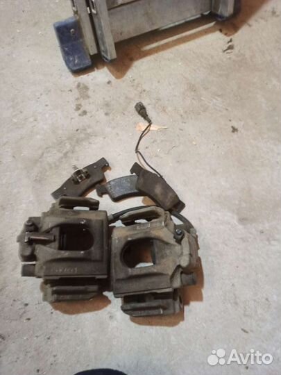 Суппорт передний на Фольксваген t4