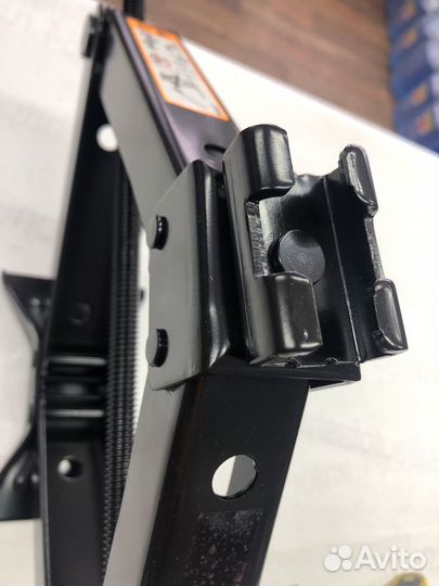 Домкрат для иномарок 2 тон