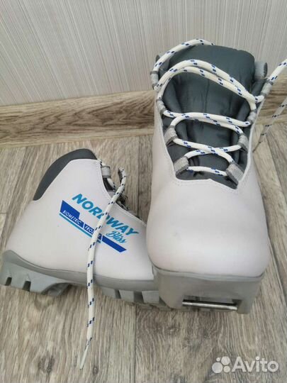 Лыжные ботинки, р. 34