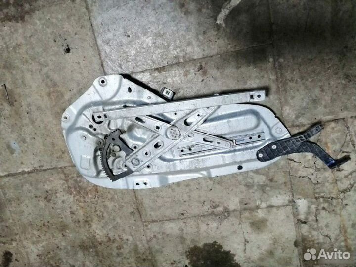 Стеклоподъемник задний правый Kia Cerato 2