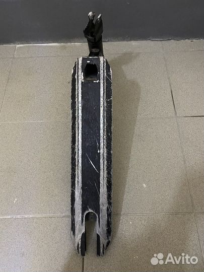 Дека на трюковой самокат