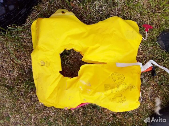 Жилет спасательный