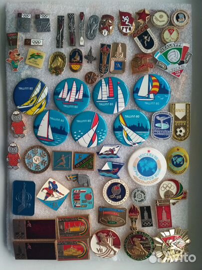 Значки, медали, монеты