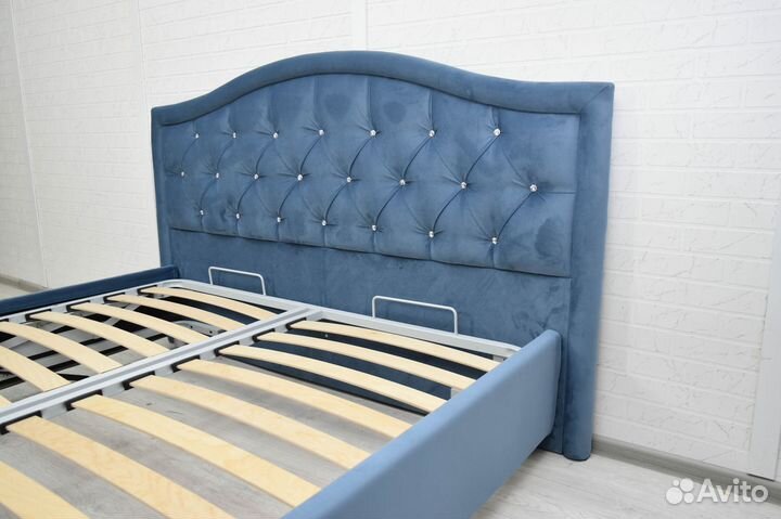 Кровать с подъемным механизмом 160х200