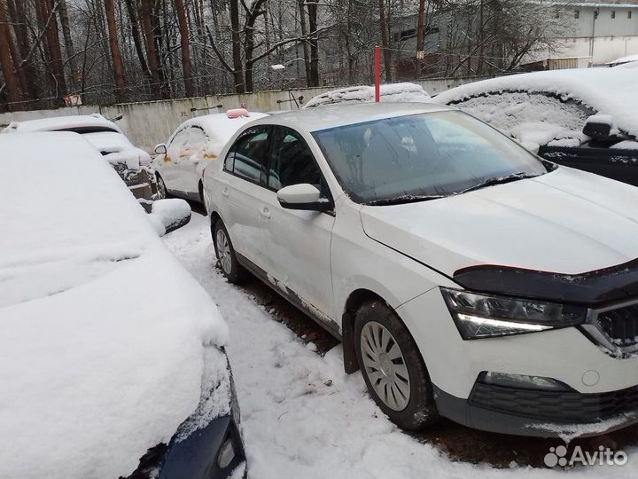 Skoda Rapid 1.5 AT, 2022, 205 000 км