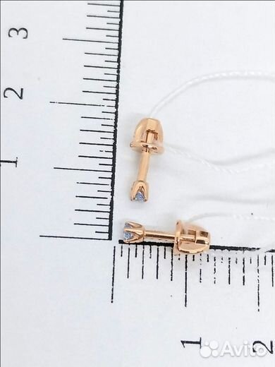 Серьги с синтетическим камнем Золото