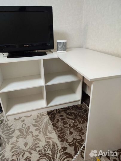 Стол и слеллаж