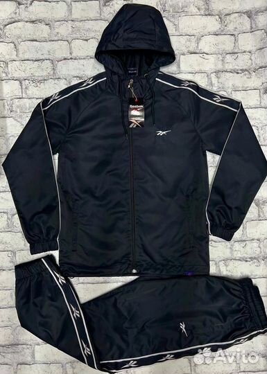 Спортивный костюм Reebok