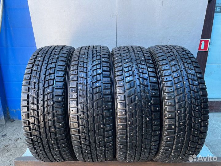 Dunlop SP Winter Ice 01 205/60 R16