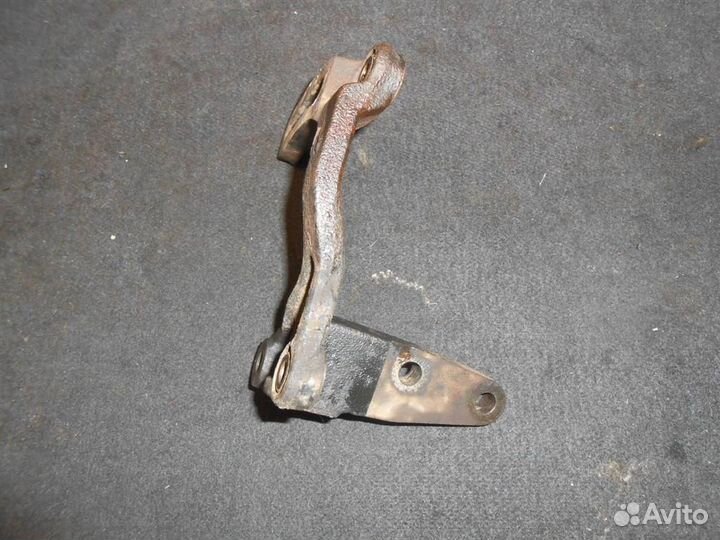 Кронштейн насоса гур Toyota Mark II GX100(98-00)