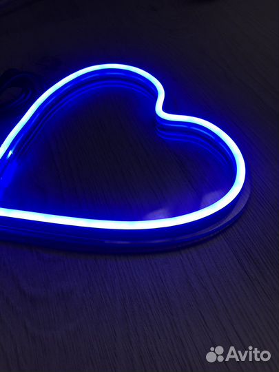 Неоновое сердце