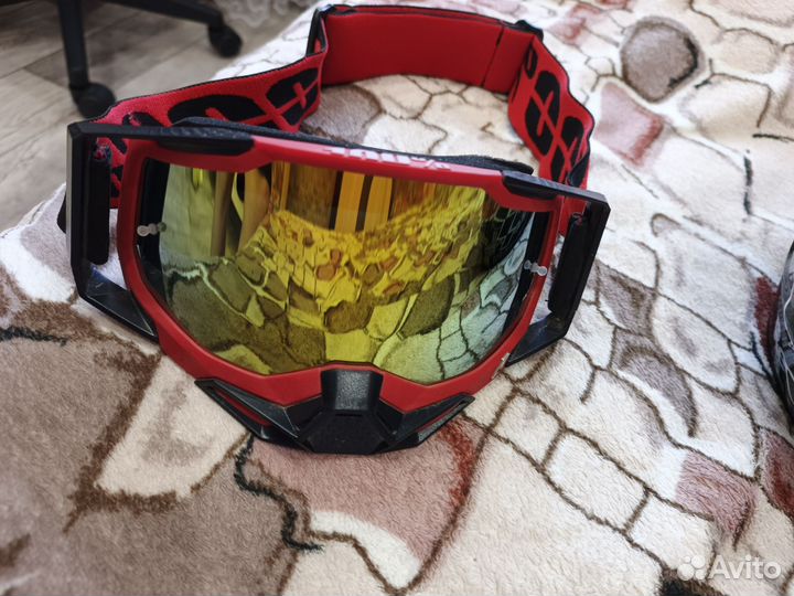 Шлем эндуро с принтом Red Bull