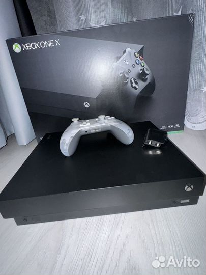 Xbox One x 1tb с играми