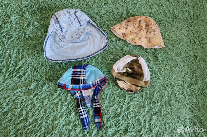 Пакет шапок и перчаток на мальчика 1-2 года