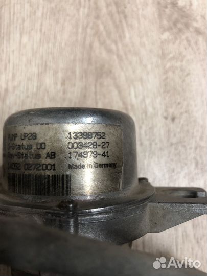 Вакуумный насос Opel Astra j