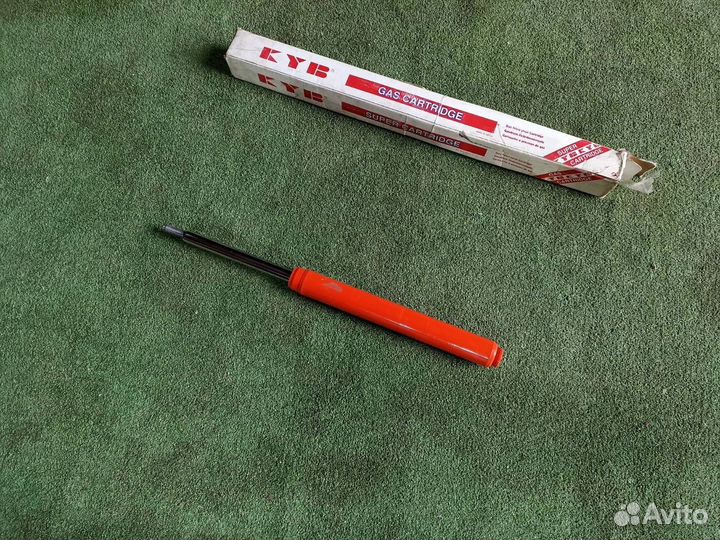 Амортизатор передний Audi 80 B4