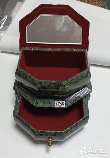 Шкатулка из камня