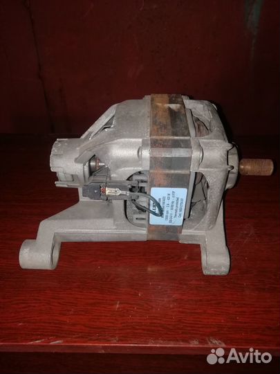 Мотор на стиральную машину