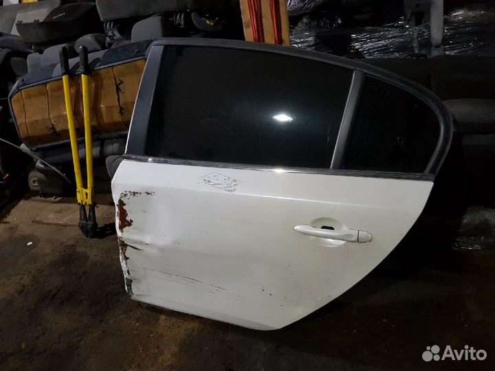 Дверь задняя левая Renault Latitude 2013