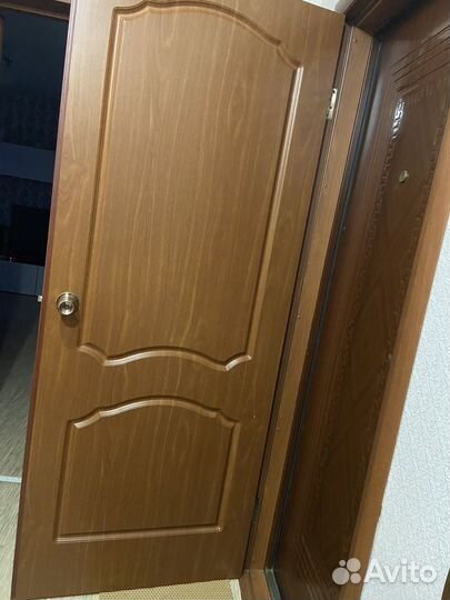 Дверь входная бу деревянная с коробкой