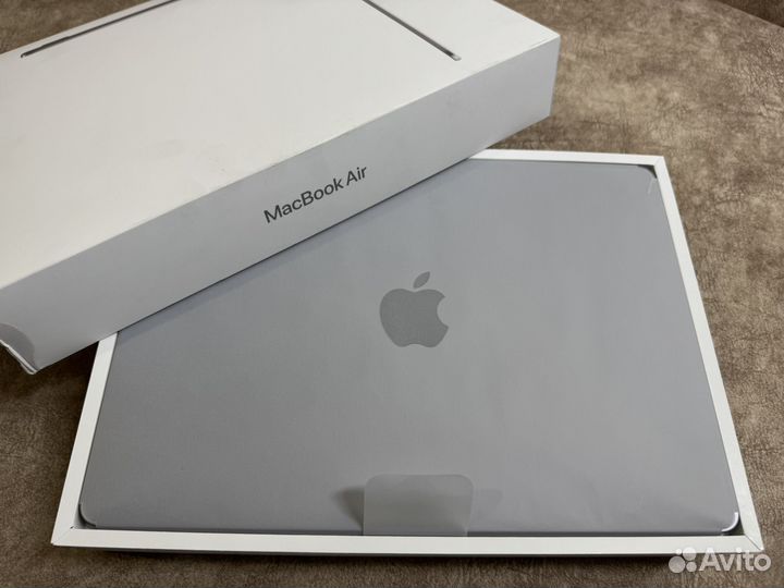 Macbook Air 13 m3 8/256gb акб:100