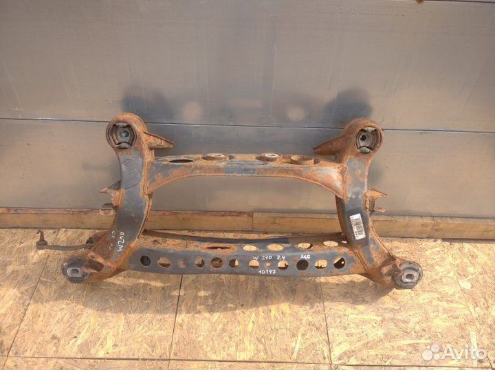 Балка подвески задняя Mercedes Benz W210 E-Klasse