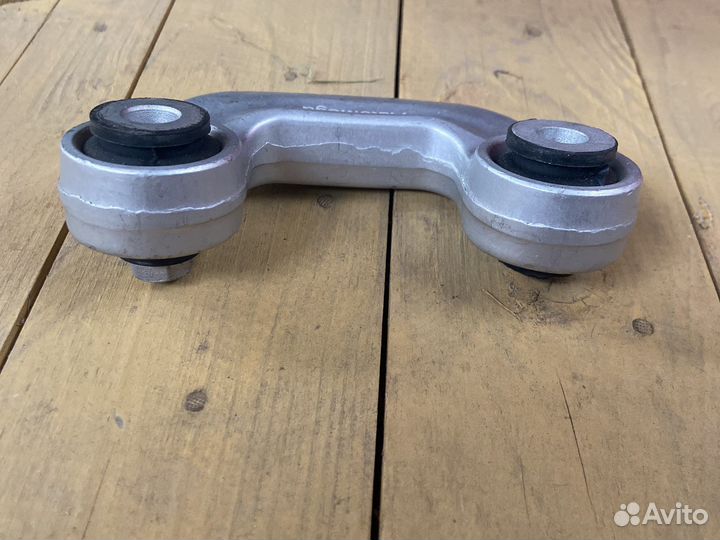 Стойка стабилизатора передняя правая A4/Passat