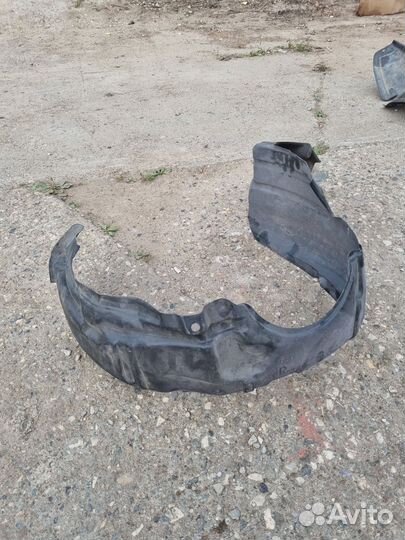 Подкрылки локеры Toyota Camry SV30 правый левый