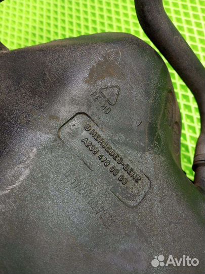 Заливная горловина бензобака Mercedes-Benz w 208