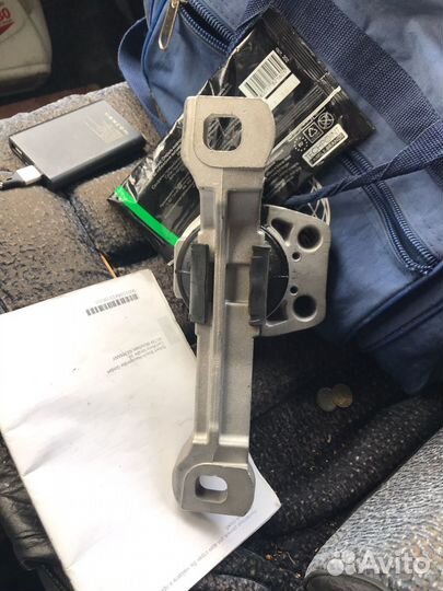 Опора двигателя форд фокус 3 верхняя правая