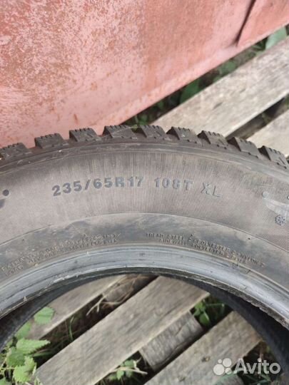 Kumho I'Zen KW22 235/65 R17