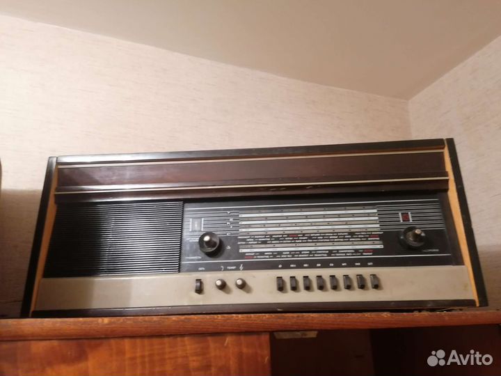 Проигрыватель виниловых дисклв+радио Урал