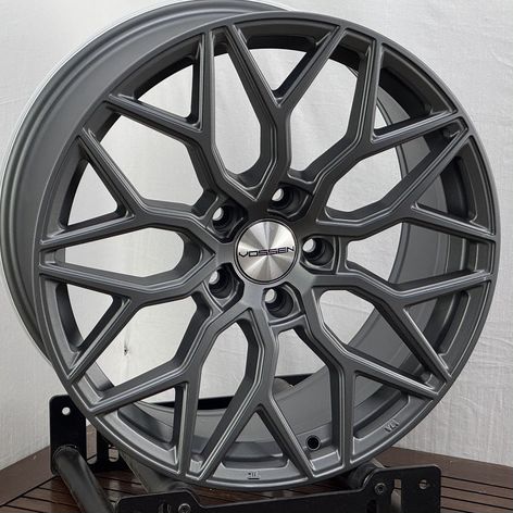 Литые диски Vossen HF2 8×R18 5×114.3