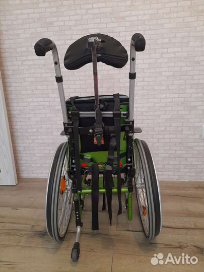 Детская инвалидная коляска