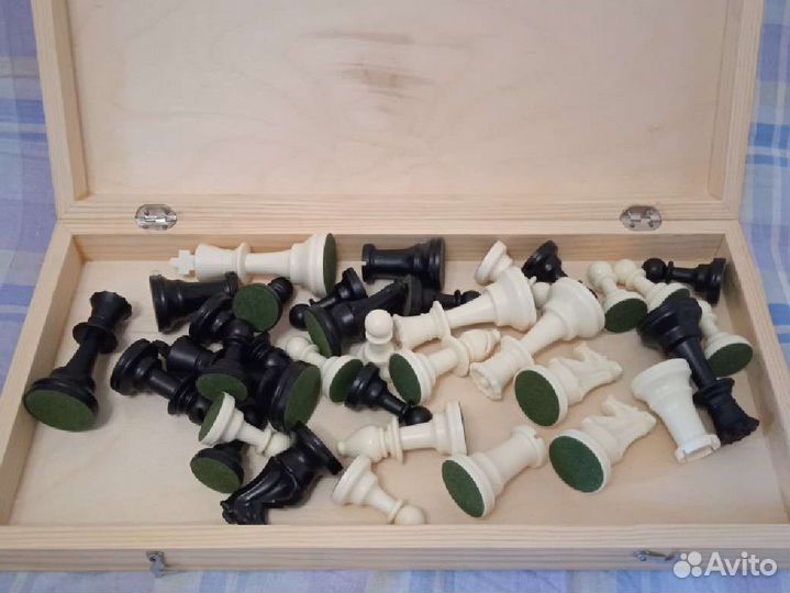 Шахматы деревянные в 2х комплектах