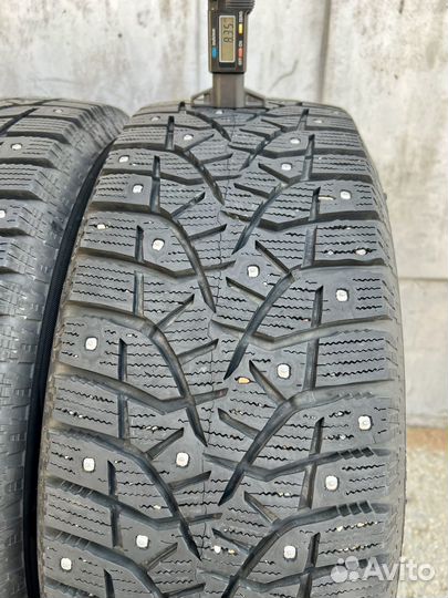 Bridgestone Blizzak Spike-02 215/60 R16