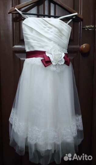 Платье праздничное